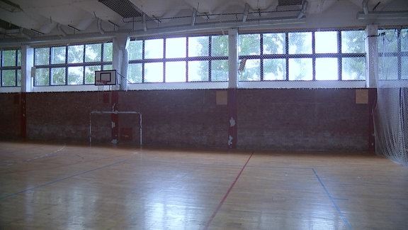 Blick in einer leere Sporthalle.