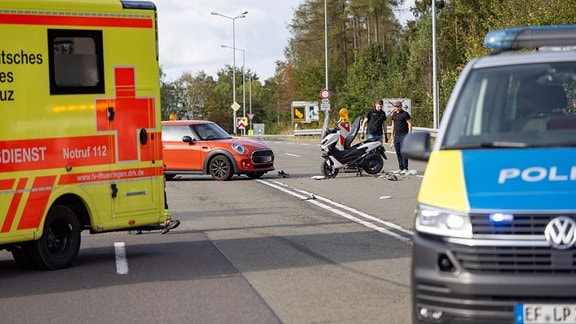 Ein Fahrer eines Motorrollers starb bei einem Unfall in Suhl-Friedberg.