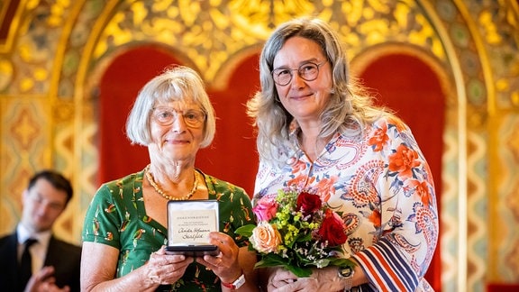 Verleihung der "Thüringer Rose" an Ehrenamtler aus dem ganzen Land. Auf der Wartburg, durch Sozialministerin Heike Werner.