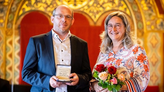 Verleihung der "Thüringer Rose" an Ehrenamtler aus dem ganzen Land. Auf der Wartburg, durch Sozialministerin Heike Werner.