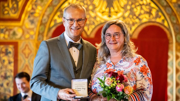 Verleihung der "Thüringer Rose" an Ehrenamtler aus dem ganzen Land. Auf der Wartburg, durch Sozialministerin Heike Werner.