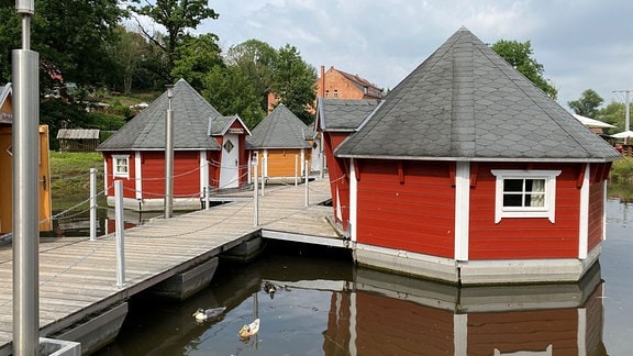 Schwimmende Hütten an der Ölmühle Eberstedt 