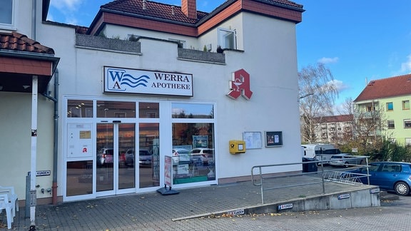 Die Werra-Apotheke von außen.