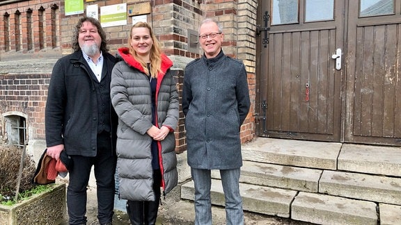 Schulleiterin Julia Durner, Beigeordnete der Stadt Eisenach, Ingo Wachtmeister (links) und Bernd Wächter von der Schulverwaltung der Stadt