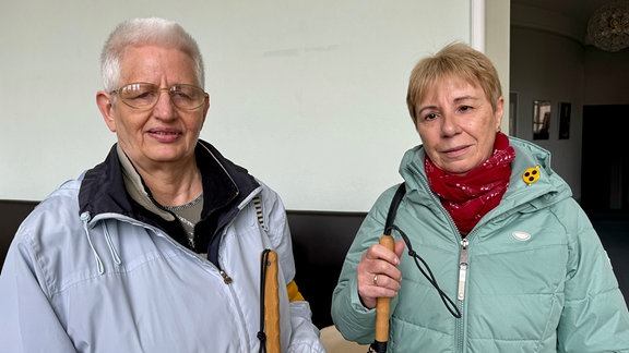 Johanna Lang und Silke Aepfler vom Blinden- und Sehbehindertenverband