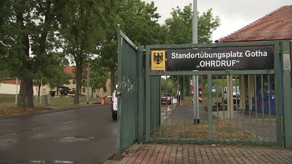Kasernentor des Bundeswehr-Standortübungsplatzes Ohrdruf