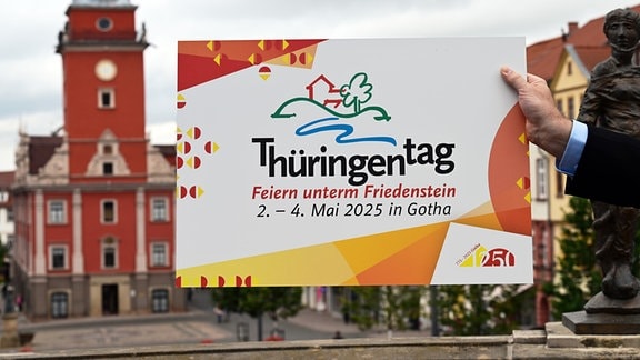 Das Logo für den Thüringentag 2025. Unter dem Motto „Feiern unterm Friedenstein“ veranstaltet Gotha in der Zeit vom 30. April bis zum 4. Mai 2025 das Landesfest des Freistaats.