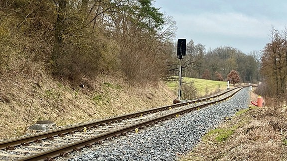 Eine Bahnstrecke in Westthüringen.