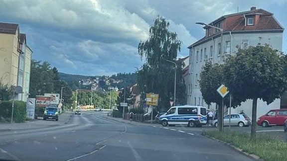 Die Polizei kontrolliert in Eisenach eine Region um eine Szenekneipe der rechtsextremen Szene