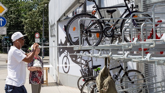 Das Fahrrad-Parkhaus am Erfurter Bahnhof