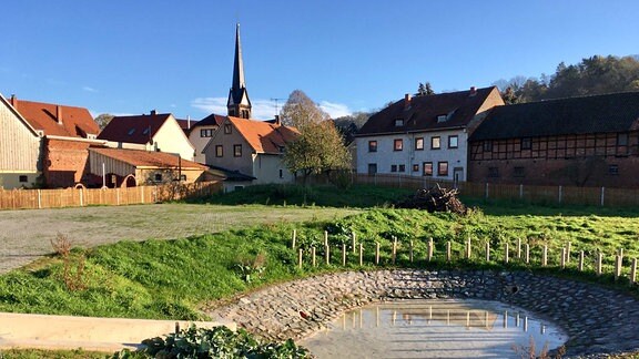 Übergabe eines Hochwasserschutzdeiches an die Stadt Eisenach