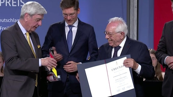 Der Point-Apha-Preis wird an den Präsidenten der Paneuropa-Union verliehen.
