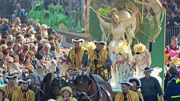 Festumzug beim Frühlingsfest Sommergewinn in Eisenach. 