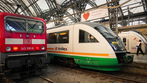 Trilex-Zug im Hauptbahnhof Dresden