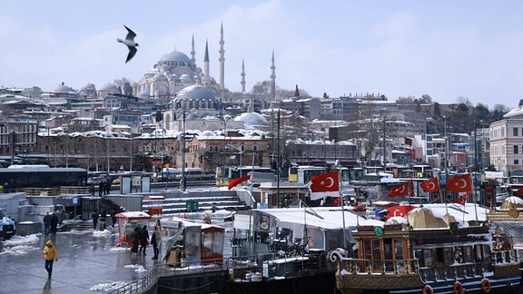 Schnee fällt in Istanbul