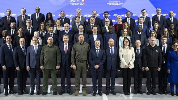Teilnehmer der 4. Ukraine-Friedensformel-Konferenz