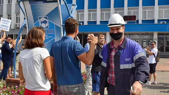 Die Arbeiter von Grodno Azot, einem belarussischen Hersteller von Stickstoffverbindungen und Düngemitteln, im Streik.