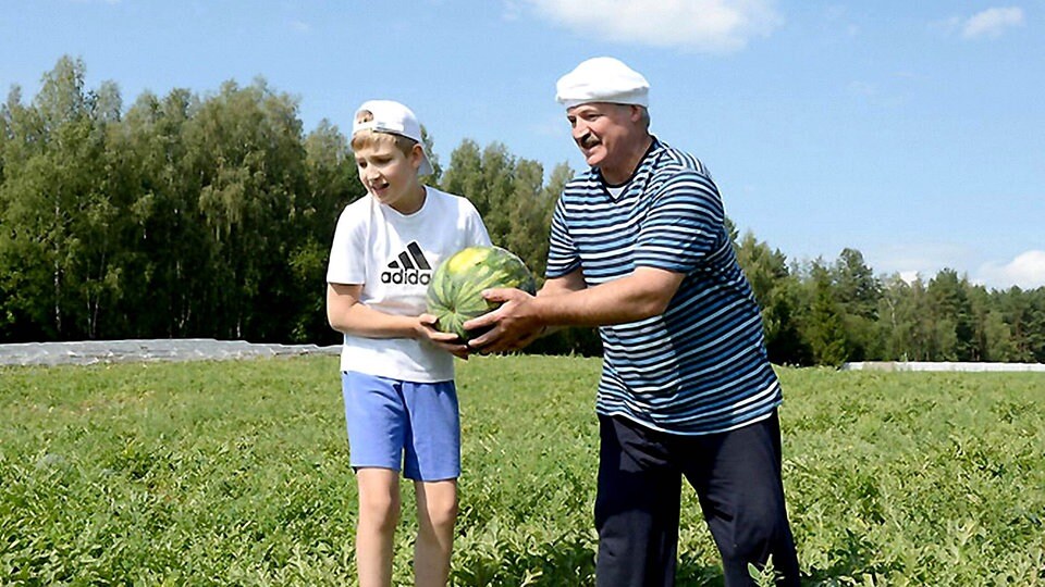 Belarus: Lukashenko stages an ideal world