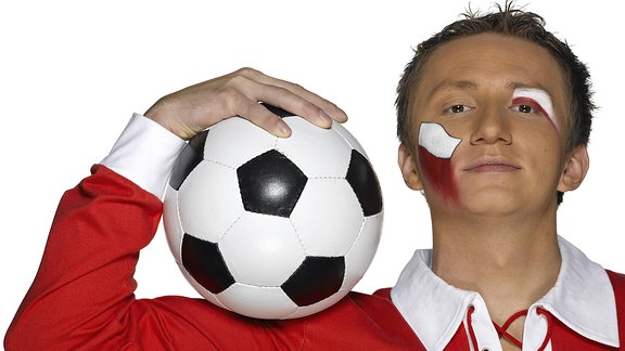 Fussball Profiligen In Osteuropa Nehmen Spielbetrieb Auf Mdr De