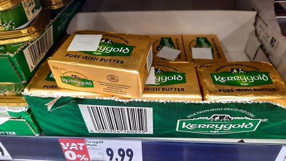 Butter mit Diebstahlsicherung in einer polnischen Kaufland-Filiale. Offenbar häufen sich Ladendiebstähle als Folge der Inflation in Polen.