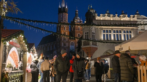 Ein Weihnachtsmarkt in Krakau.