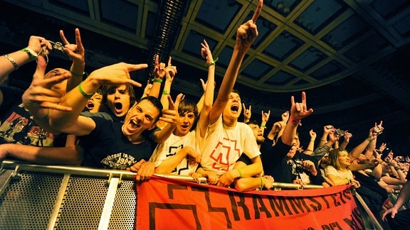 Fans der Band Rammstein in Moskau