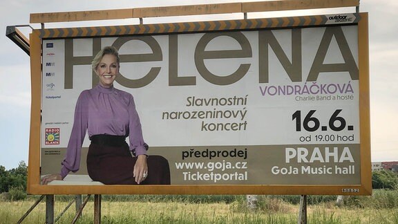 Plakat für ein Konzert der Schlagersängerin Vondráčková anlässlich ihres 75. Geburtstages. 