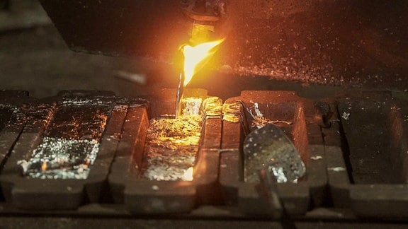 Metallverarbeitung in einer neu gegründeten Firma am Rande des Tschernobyl-Sperrgebiets