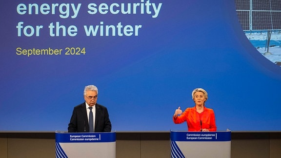 Ursula Von der Leyen und Fatih Birol bei einer Pressekonferenz