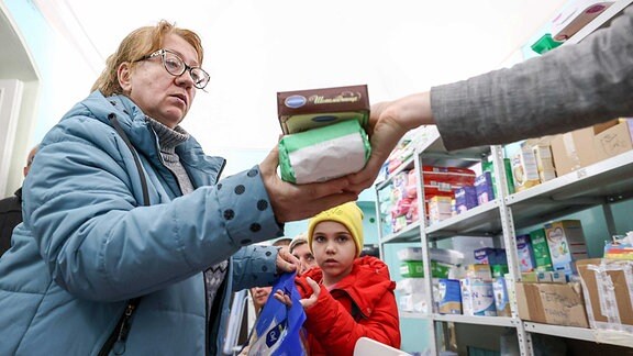 Evakuierte aus der Ukraine erhalten humanitäre Hilfe 