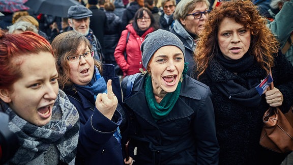 Protest in Warschau gegen Abtreibungsgesetz
