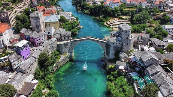 Alte Brücke über den Fluss Neretva in Mostar