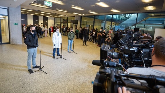 Polens Ministerpräsident Morawiecki im Nationalkrankenhaus