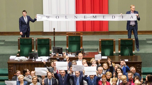 Ein Archivbild eines Protests der Opposition im polnischen Parlament.