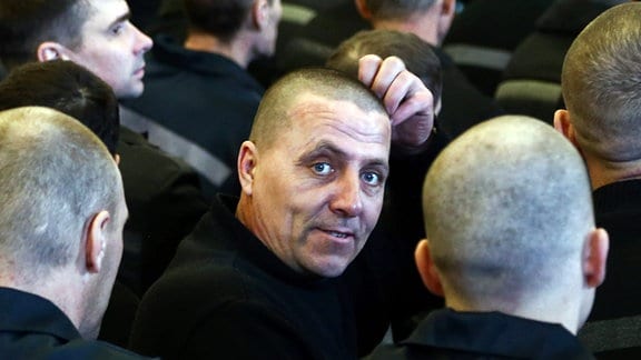 Männliche Insassen der Gefängniskolonie Nr. 10 in Russland