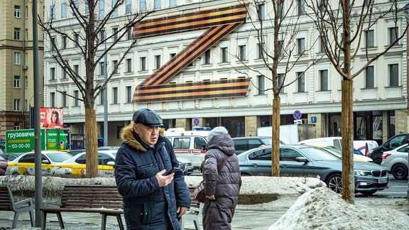 Z-Symbol im Tabakova-Theater in Moskau, am 10. März 2023.