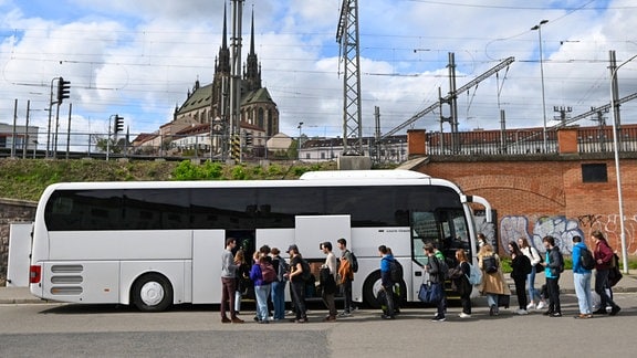 Die Organisation "Jugend gegen Faschismus" hat kostenlose Wahlbusse organisiert, um den Wählern den Weg zu den Wahllokalen der slowakischen Präsidentschaftswahlen zu erleichtern.