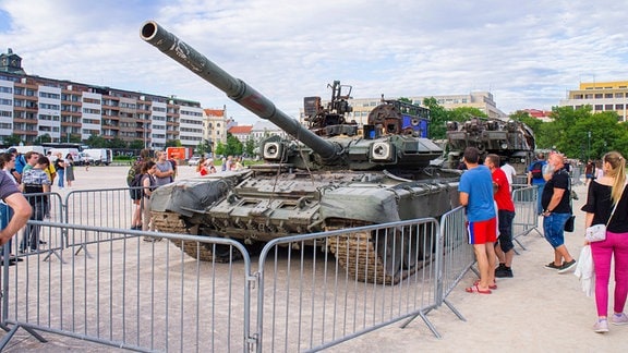 Tschechien: Ausstellung von Kriegsgerät aus dem Ukraine-Krieg in Prag
