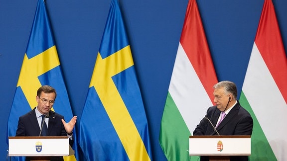 Viktor Orbán und Ulf Kristersson, Ministerpräsidenten Ungarn und Schweden auf einer Pressekonferenz