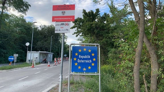 Diese Grenze zu St. Margarethen - wie alle in Österreich - wird seit Ende 2015 wieder durch Grenzwächtet bewacht, wegen der Flüchtlingkrise 