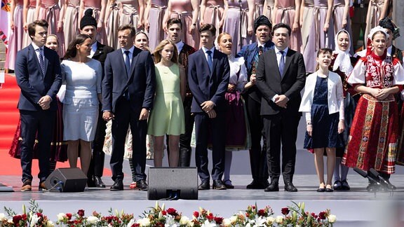 Präsidentin Katalin Novak mit Familie bei ihrer Inauguration