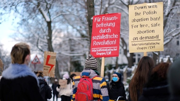 Demonstration der Frauenstreik-Bewegung Strajk Kobiet gegen das neue polnische Abtreibungsgesetz in Berlin. 