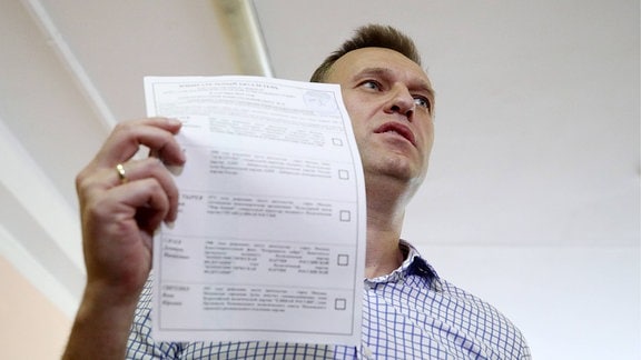 Alexej Nawalny bei der Stimmabgabe bei den Regionalwahlen in Russland