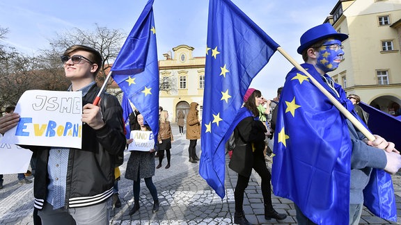 Unterstützer der Europäischen Union nehmen am Marsch für Europa, im Zentrum von Prag teil, um den 60. Jahrestag der Römischen Verträge zu feiern