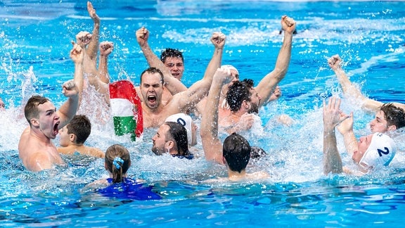 Celebration Hungary Budapest 26/01/2020 Duna Arena Hungary white caps Vs. Spain blue caps Men Final XXXIV LEN European Water polo, Wasserball Championships 2020