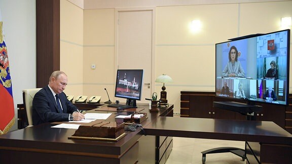 Russlands Präsident Wladimir Putin während einer Videokonferenz.