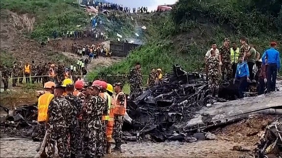 Wrack nach Flugzeugabsturz in Nepal