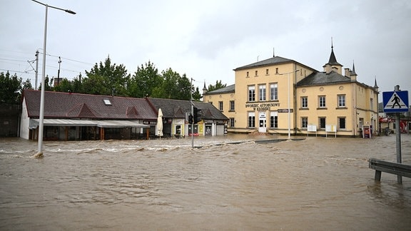 Nach schweren Regenfällen überschwemmte Straßen in Klodzko