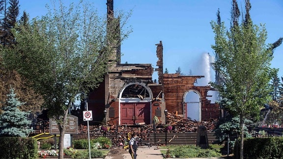 Brand einer Holzkirche in Kanada