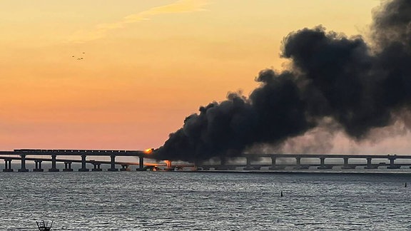 Brand auf der Krimbrücke bei Kertsch